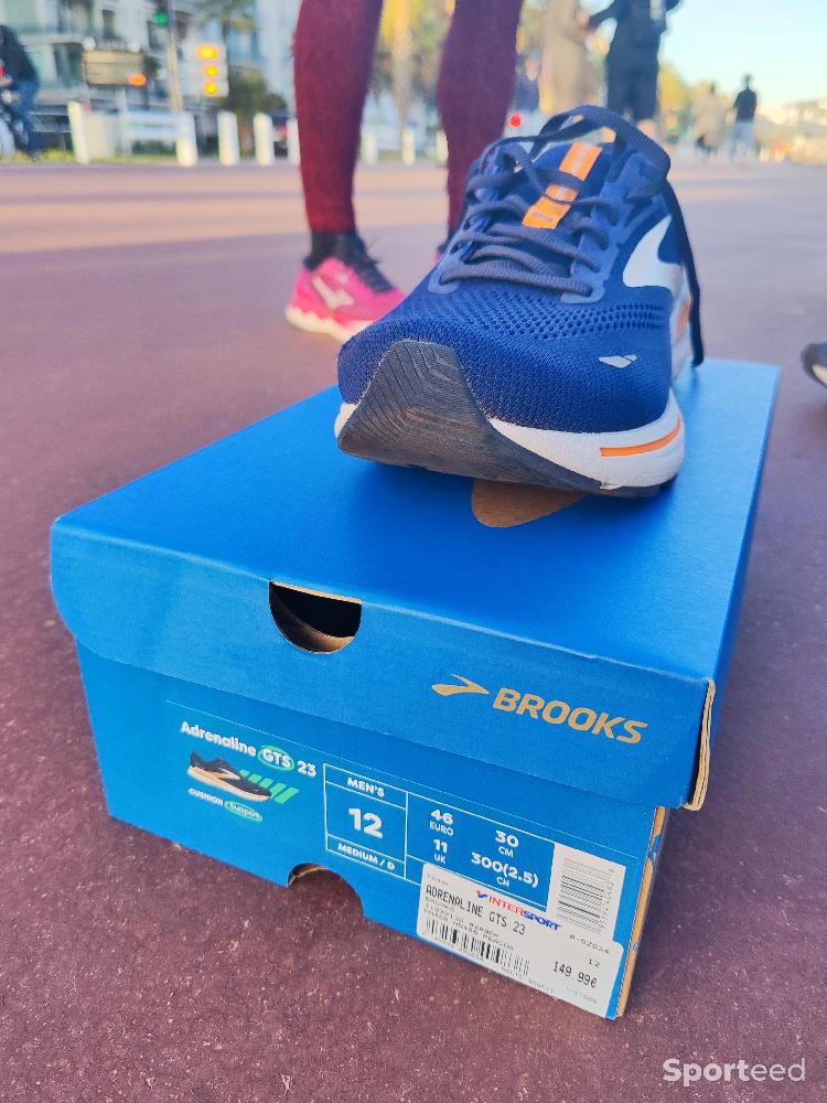 Course à pied route - Chaussures running   Homme BROOKS Adrenaline taille 46 - photo 2