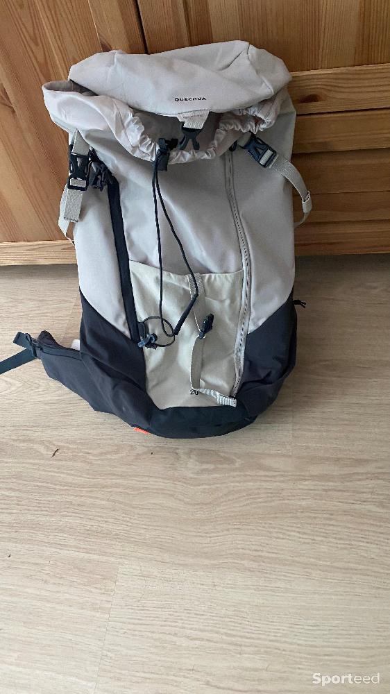 Randonnée / Trek - sac à dos rando  Queshua 20 l excellent état - photo 2
