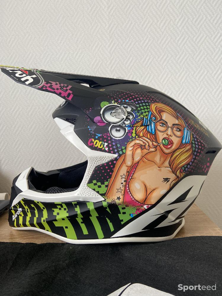 Moto route - Casque cross Airoh WRAAP - PIN UP + Masque Iridium - NEUF (Jamais porté) - photo 2