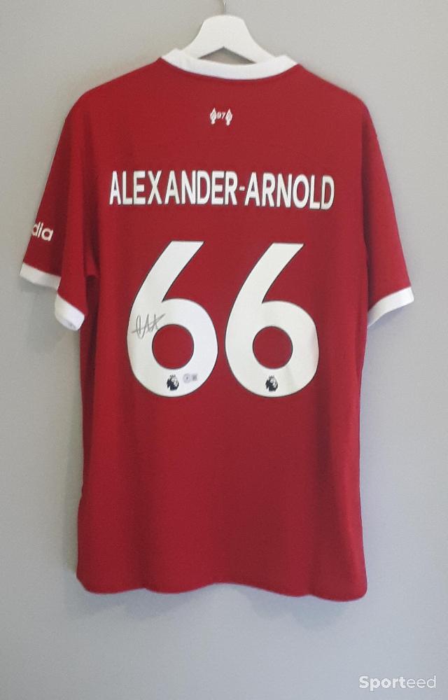 Football - Alexander Arnold Liverpool store shirt - Signed with COA - photo 1