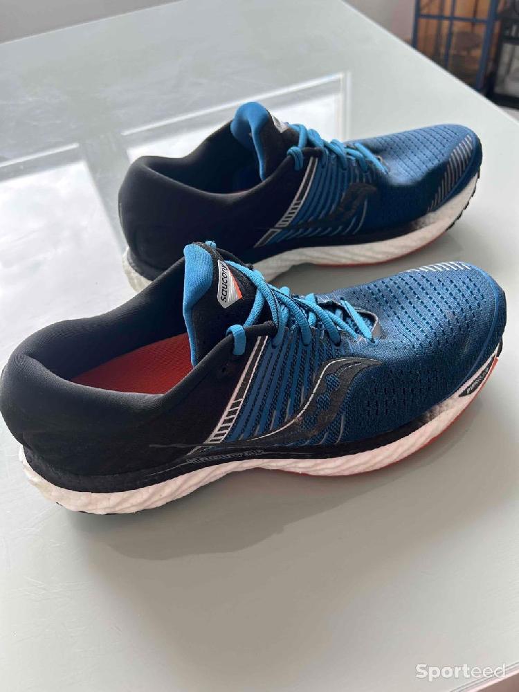 Course à pied route - Chaussures Saucony Triumph 17 - photo 2