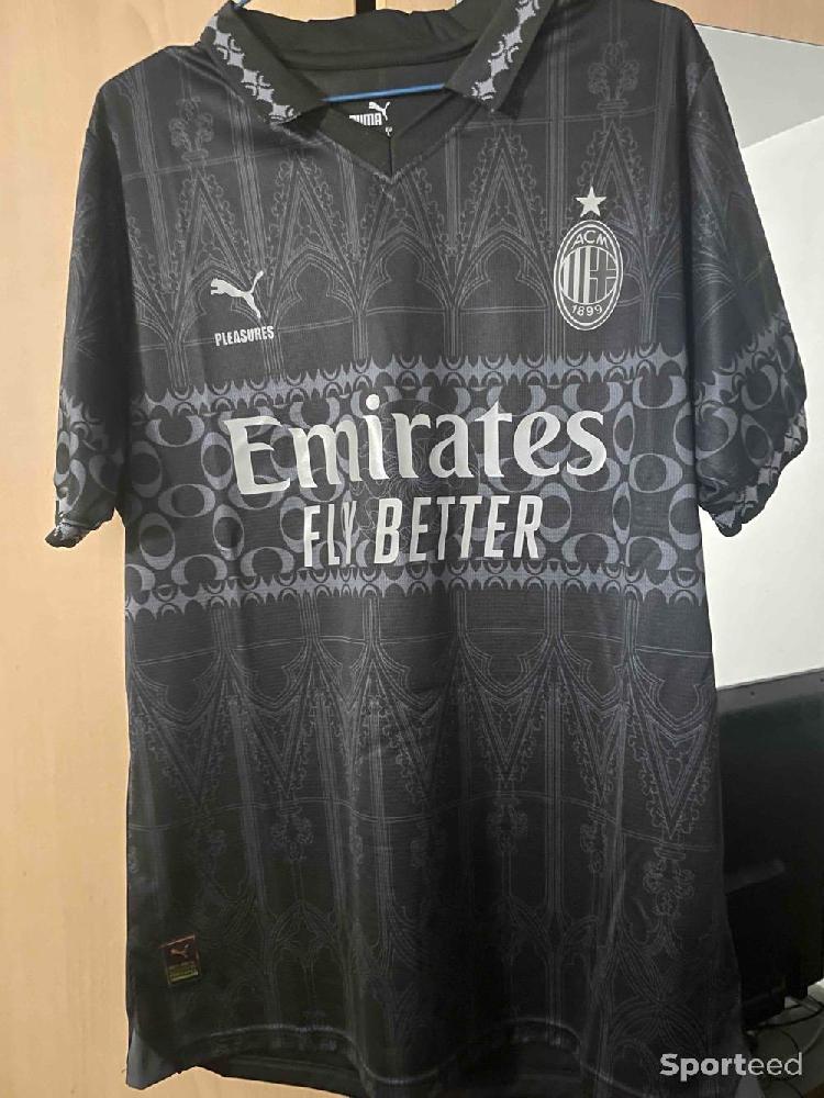 Football - Maillot Milan AC edition spécial 22/23 - photo 1