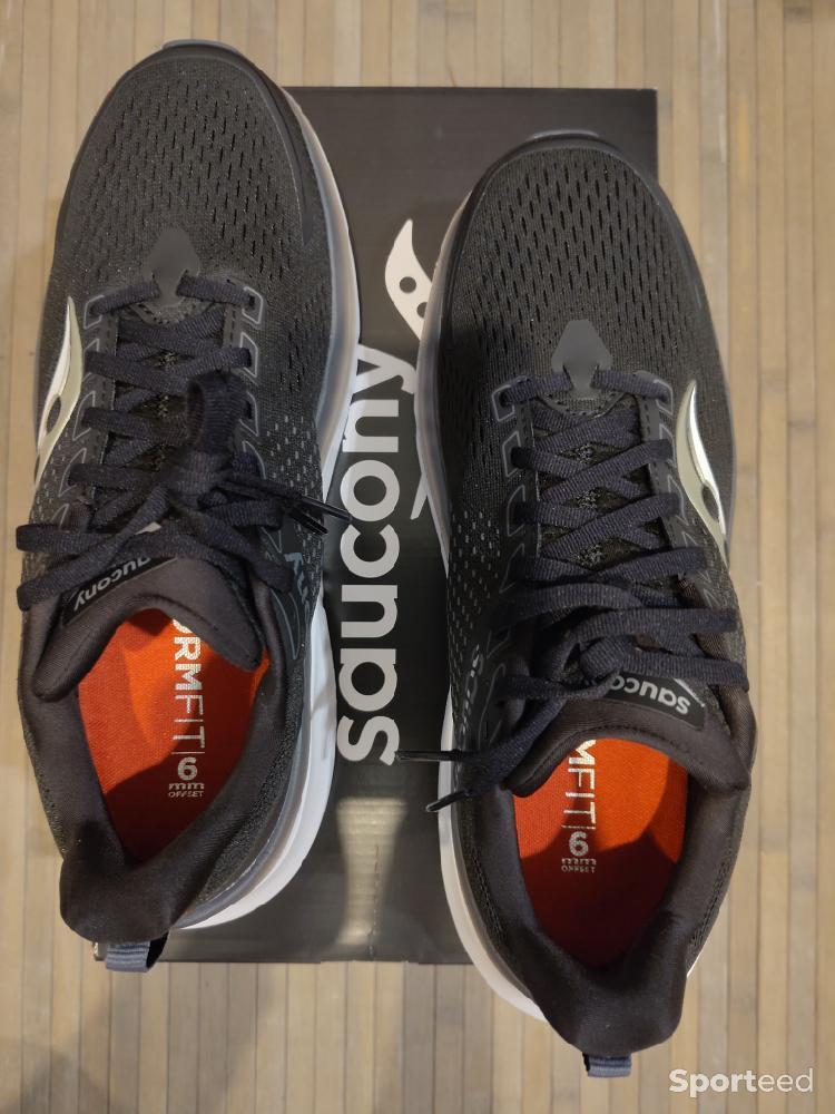 Course à pied route - Chaussures de running Saucony Guide 17 neuves  - photo 3