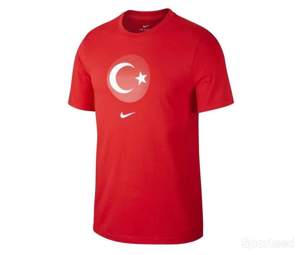 Football - T-shirt Nike Turquie Crest Rouge Homme - photo 1