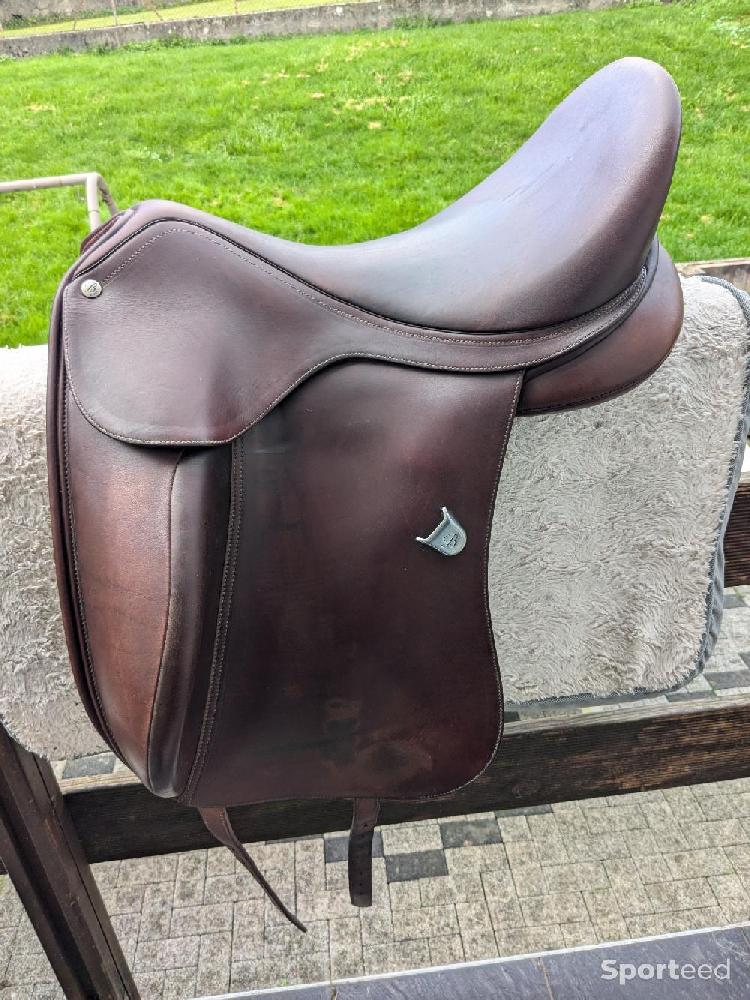 Equitation - Selle dressage Bates Inova 18 pouces - photo 3