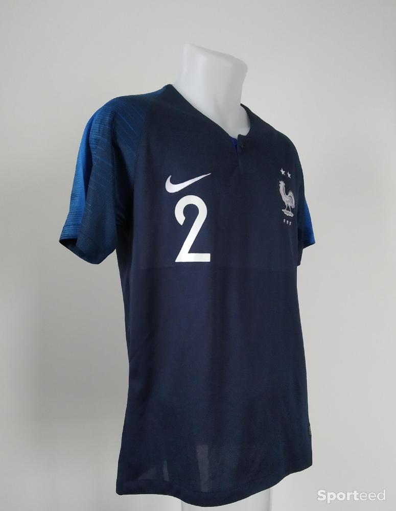 Football - Maillot Benjamin Pavard - Équipe de France Coupe du Monde 2018 - photo 2