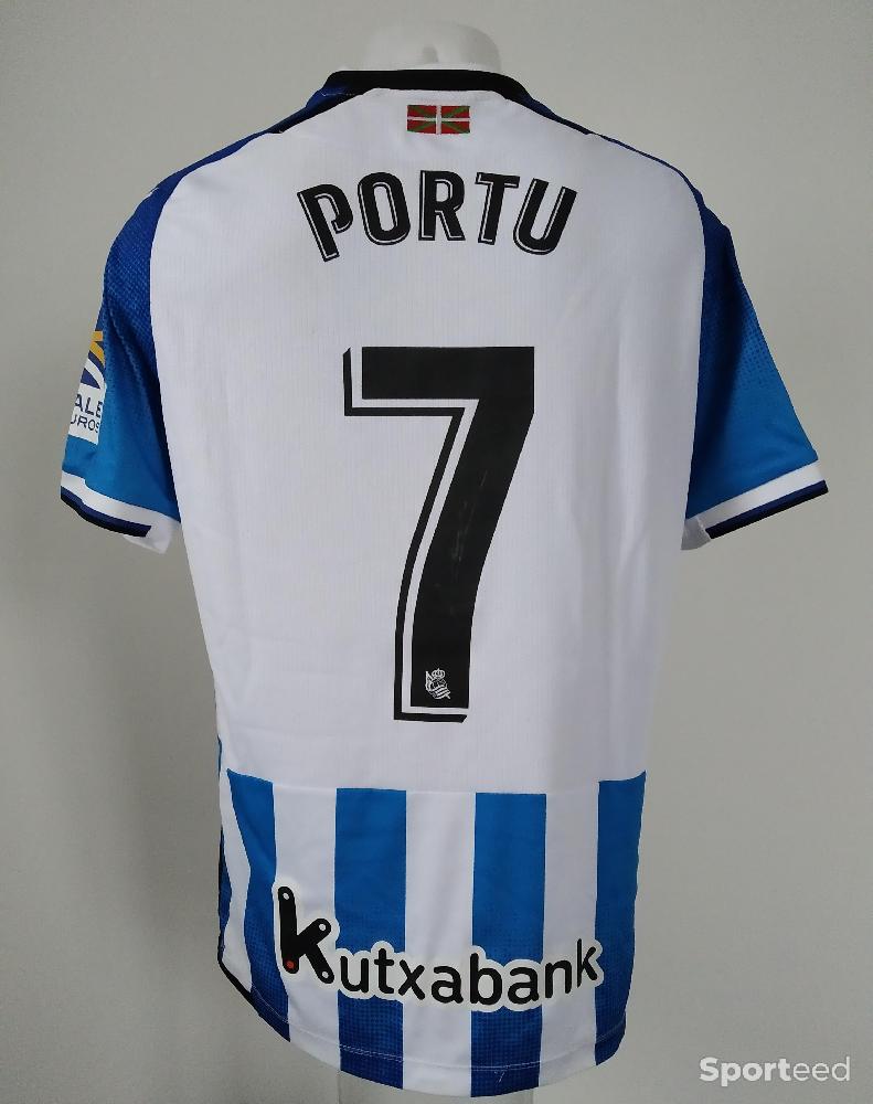 Football - Maillot Real Sociedad porté et signé par Cristian Portu - photo 2