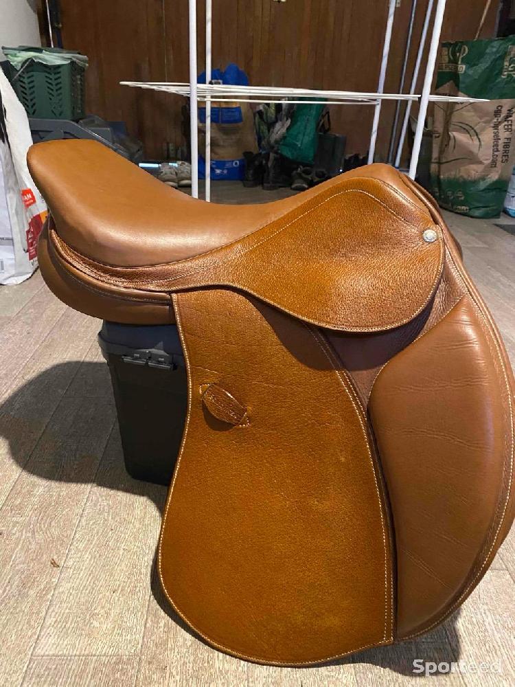 Equitation - Selle mixte en cuir marron Fouganza 17,5 pouces  - photo 3