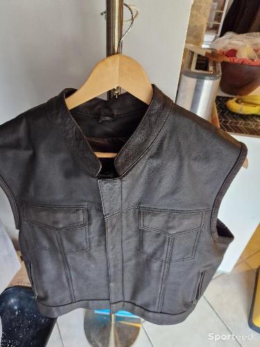 Veste en cuir sans manche