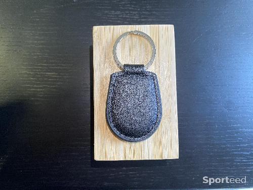Porte clé en cuir noir