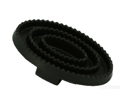 Etrille Ovale Caoutchouc Creuse