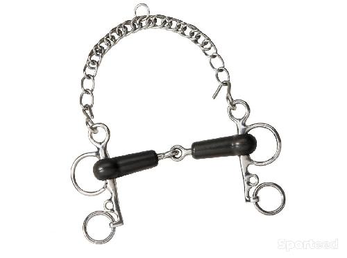 Pelham Caoutchouc Brisé, Branches Courtes 135mm