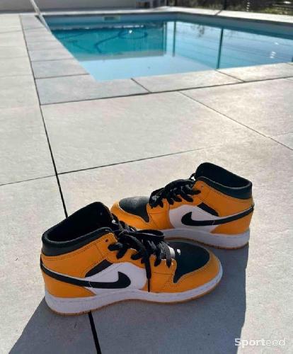 Basket-ball - Jordan 1 Mid - Noir et Jaune - photo 5