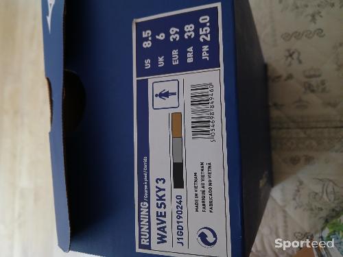 Course à pied route - Chaussures neuves mizuno wave sky 3 - photo 4