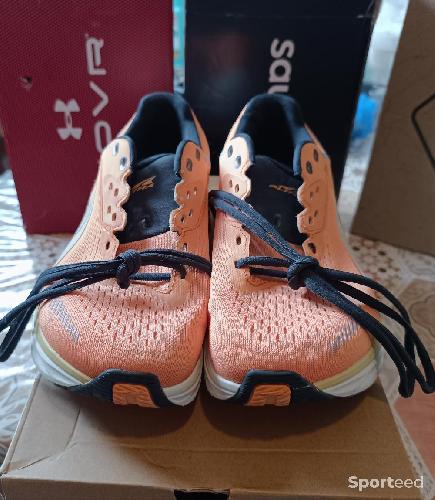 Course à pied trail - Chaussures de trail et cap - photo 6
