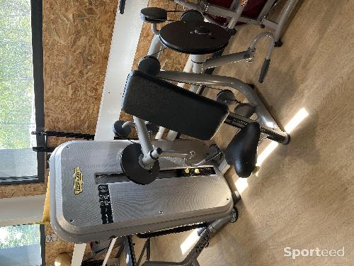 Musculation - Machine biceps curls Technogym - photo 5