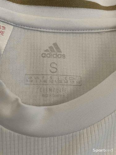 Football - Maillot réal Madrid  - photo 4