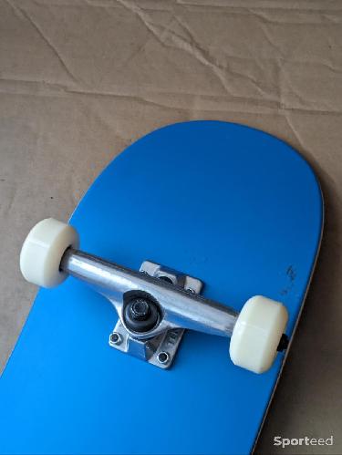 Skateboard / Longboard - 8.375' skateboard complet érable goodstock neon blue - photo 6