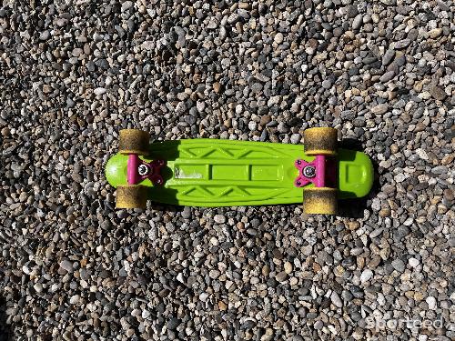 Skateboard / Longboard - Skateboard vert  Design rétro Adultes Enfants Adolescents Mini Cruiser Planche à Roues Longueur du plateau : 55 cm - 22' // Largeur du plateau : 14 cm // Hauteur : 9 cm // Roues : 30 x 54 mm // Matériaux : Plastique, Métal, PU // Charge maximale : 10 - photo 4