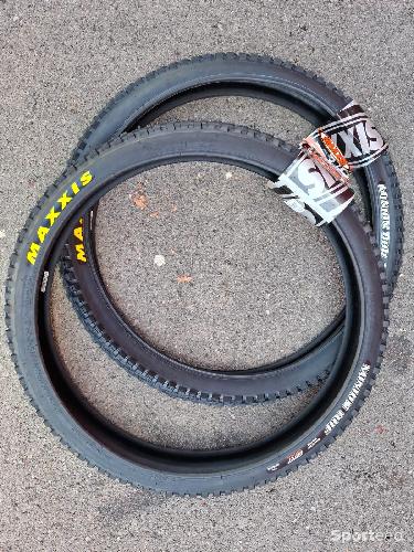 Vélo tout terrain - VTT - NEUF lot de 7 pneus 26' VTT/Enduro - photo 5