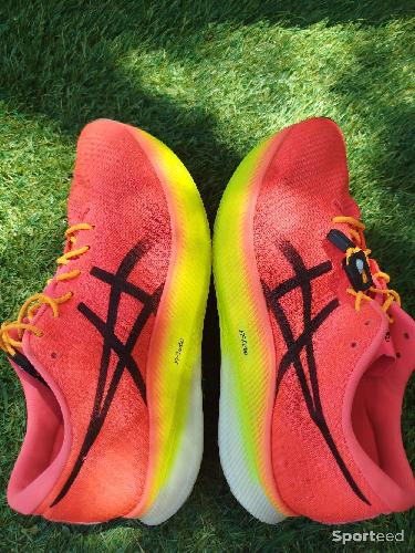 Course à pied route - Asics metaspeed sky carbone pointure 46.5 - photo 6