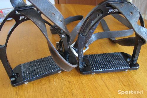 Equitation - ETRIERS.   MARQUE  Jin Stirrup  AVEC SANGLES EN CUIR - photo 5