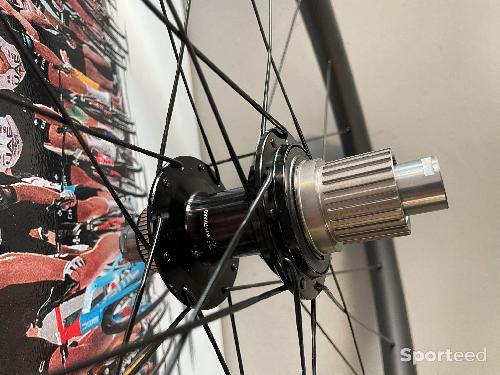 Vélo route - NEUF ! Roues Gravel carbone Shimano WH-RX880 C32 - photo 4