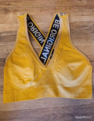 Sportswear - Brassière de sport jaune moutarde  - photo 4