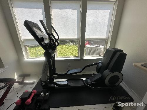 Fitness / Cardio training - Vélo Elliptique Professionelle Life Fitness Platinum Club Series / 95X Utilisation Personnelle Prix D'origine 10600 - photo 4