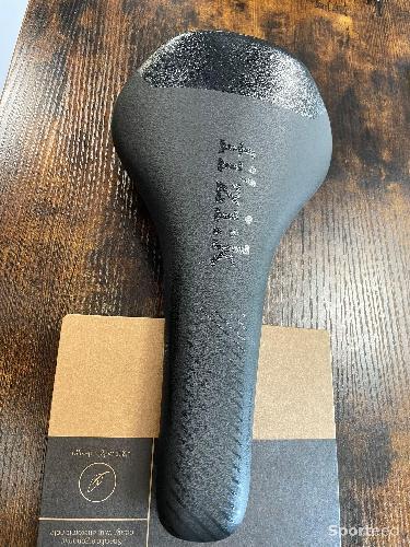 Neuf ! Selle fizik Taiga regular 135mm