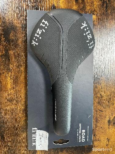 NEUF ! Selle Fizik Antares R3 Large 151