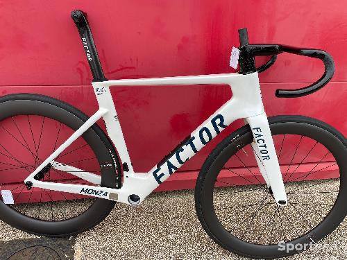 Vélo route - NEUF ! Kit cadre FACTOR MONZA Taille 54 - photo 4