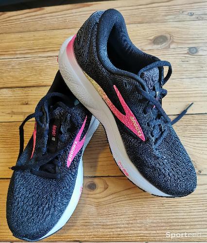 Course à pied route - Brooks femme 40.5 Etat neuf (une sortie) - photo 6