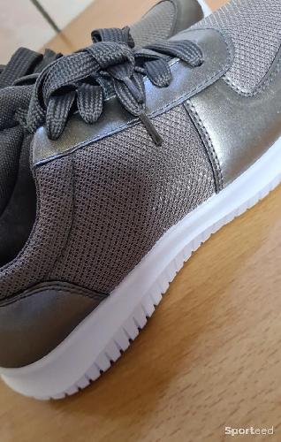 Sportswear - Snickers grise neuve T38  - photo 6