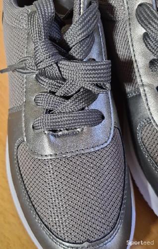 Sportswear - Snickers grise neuve T38  - photo 6
