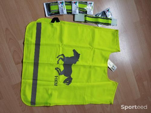 Equitation - Ensemble fluorescent,Couvre reins taille 125, gilet et bandes réfléchissantes  - photo 4
