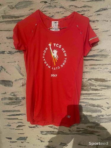 Course à pied route - T-shirt New Balance réf WT63223V  S - photo 5