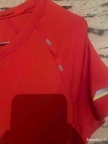 Course à pied route - T-shirt New Balance réf WT63223V  S - photo 5