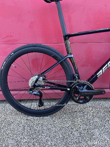 Vélo route - NEUF ! Berria Bellador BR Ultegra Di2 Taille S - photo 4