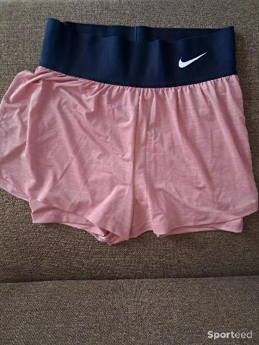 Tennis - Short tennis rose nike 2en1 taille S  - photo 4