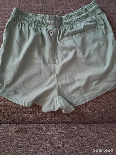 Tennis - Short tennis vert adidas taille 38 - photo 5