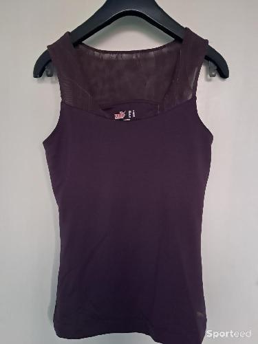 Tennis - Tee shirt tennis bordeaux Puma taille 38  - photo 6