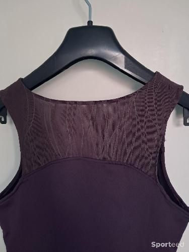 Tennis - Tee shirt tennis bordeaux Puma taille 38  - photo 6