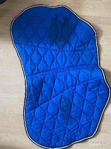 Equitation - Lot d’un amortisseur/ tapis bleu taille cheval - photo 6