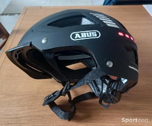 Vélo électrique - Casque noir Abus lumineux - photo 6