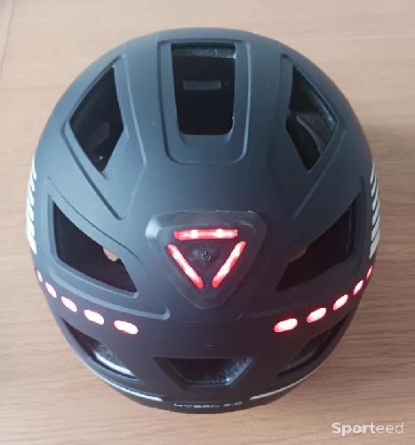 Vélo électrique - Casque noir Abus lumineux - photo 6