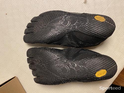 Course à pied route - Chaussures Vibram  - photo 6