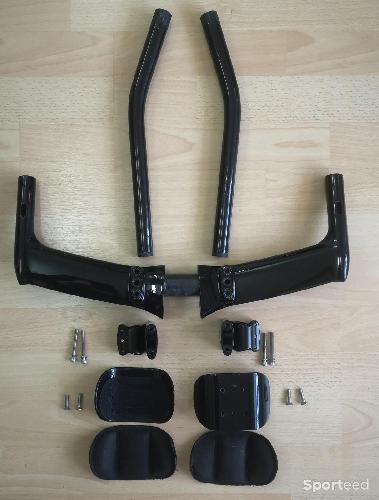 cintre carbone comme neuf très peu utilisé CONTRE LA MONTRE TRIATHLON 773g