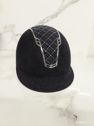 Bombe d'équitation strass bleu