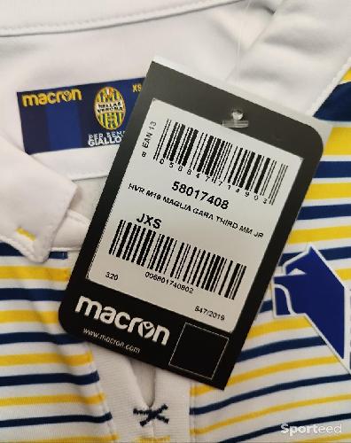 Football - Maillot de foot Macron du Hellas Verona Vérone Italie Italia taille 107 - 119 cms 5 ans neuf et étiqueté  - photo 5